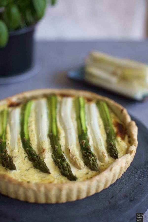 Spargel-Tarte mit grünem und weißem Spargel - Fräulein Meer backt