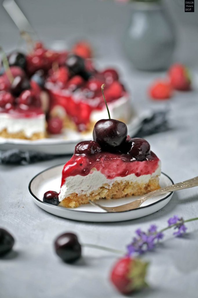 Rote Grütze Torte: No Bake Kuchen für den Sommer - Fräulein Meer backt