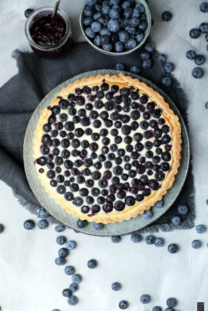 Blaubeer-Tarte mit Frischkäse: Beerig und saftig! - Fräulein Meer backt