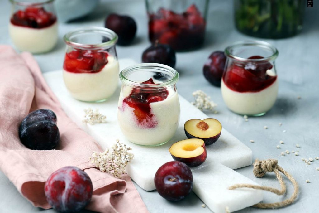 Grießpudding mit Pflaumenkompott: Warm oder kalt - Fräulein Meer backt