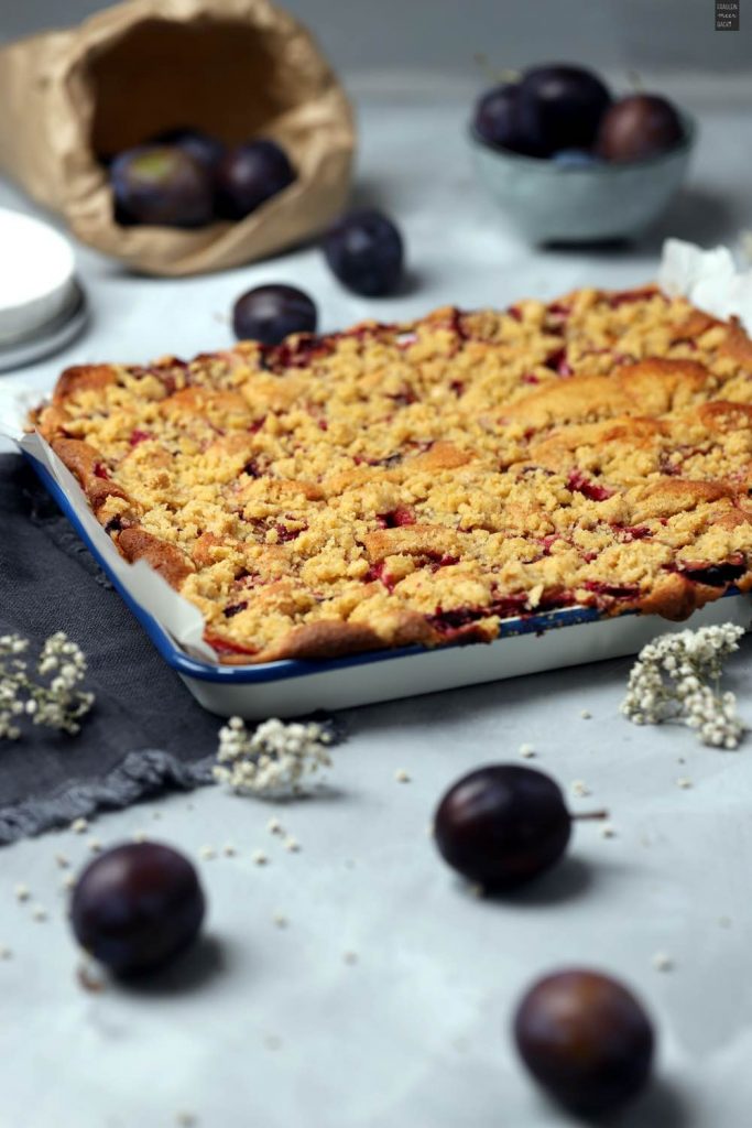 Pflaumenkuchen vom Blech: Ein Klassiker - Fräulein Meer backt